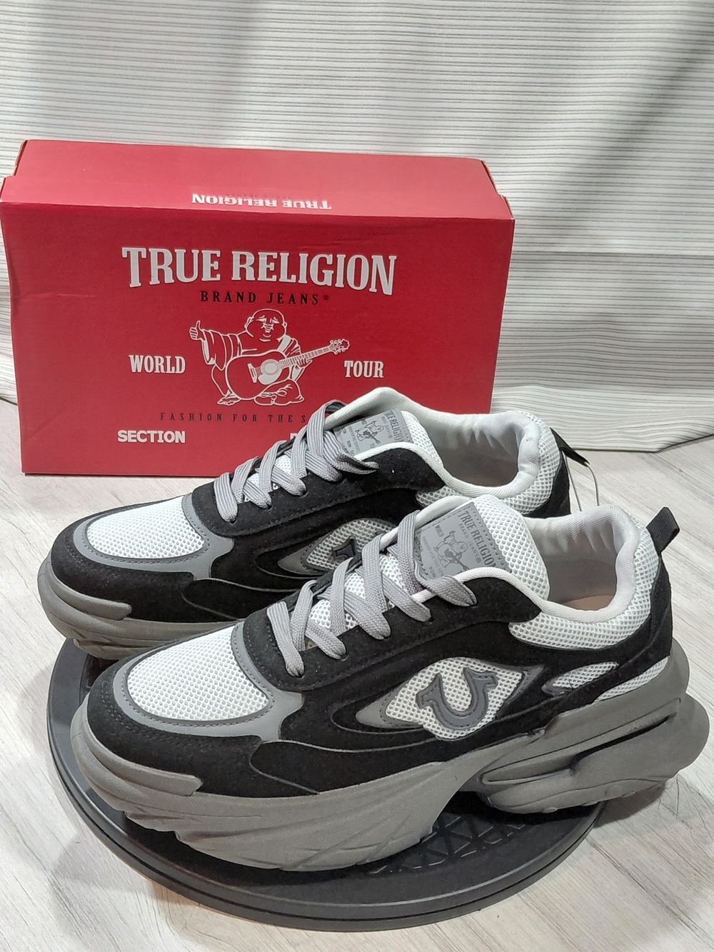 NWT True Religion Men's Cole Jogger Black & Grey Chunky Runner Sneakers Size M10